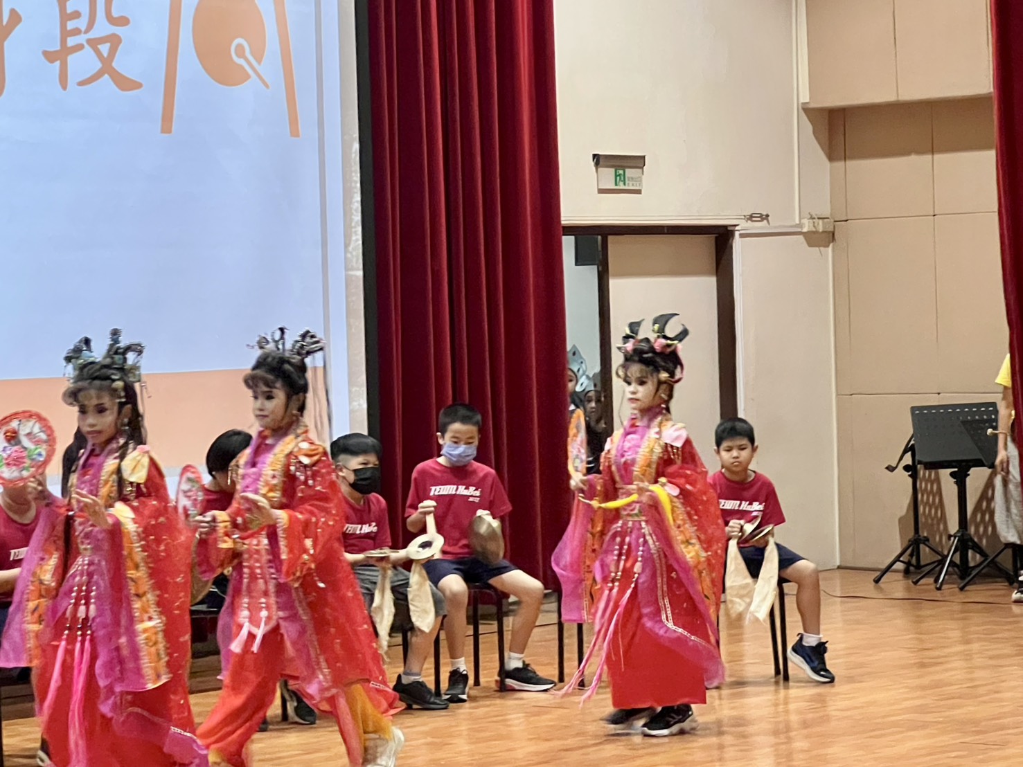 （有影片）／溪湖湖北國小歌仔戲成果展　小小演員登台展現傳統藝術魅力 - https://www.watchmedia01.com