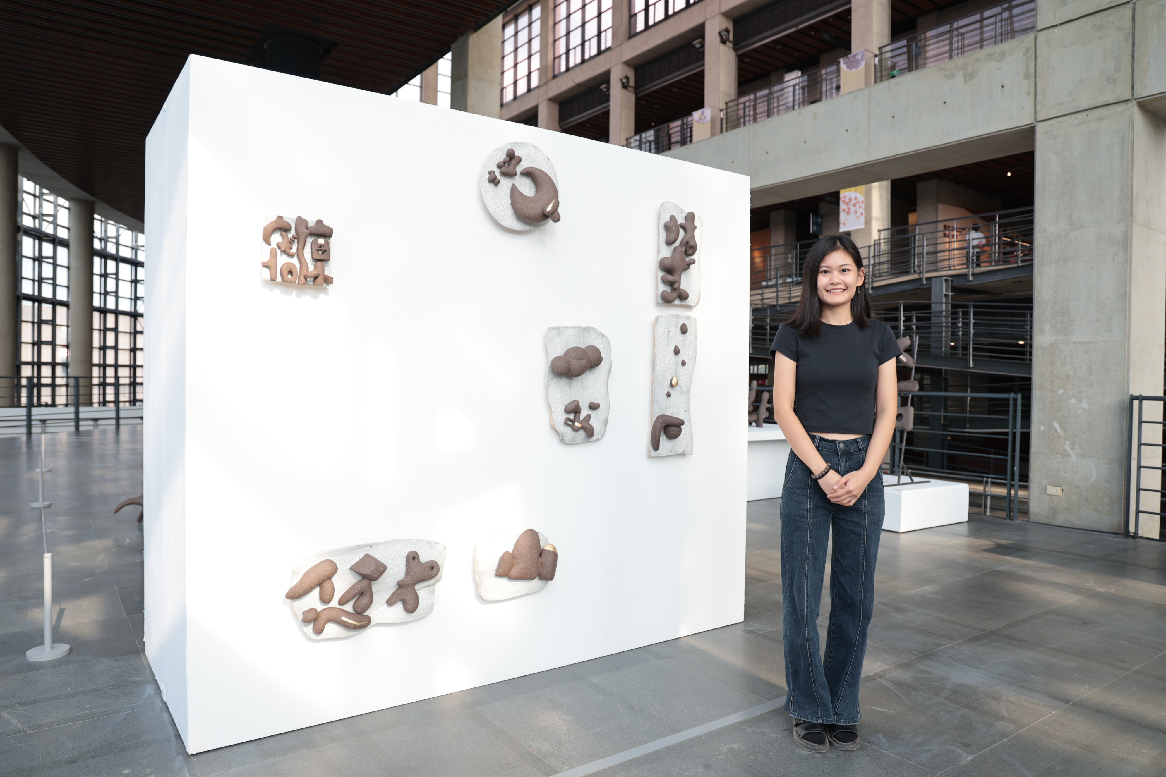 文字的韻律躍上陶瓷！「陳庭怡新秀創作個展」陶博館展出 - https://www.watchmedia01.com