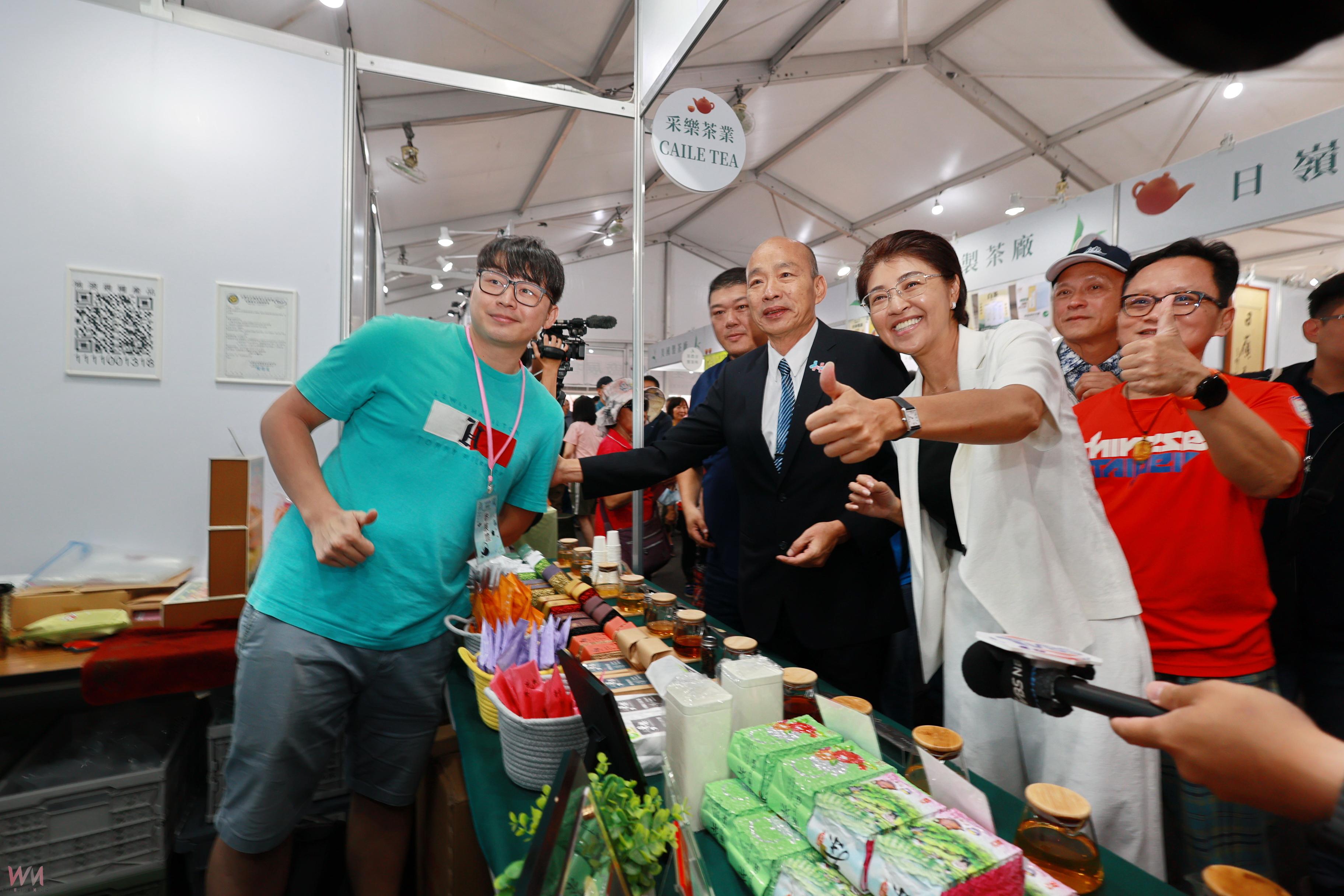 立法院長韓國瑜逛茶博 邀看10日南投國慶焰火 - https://www.watchmedia01.com