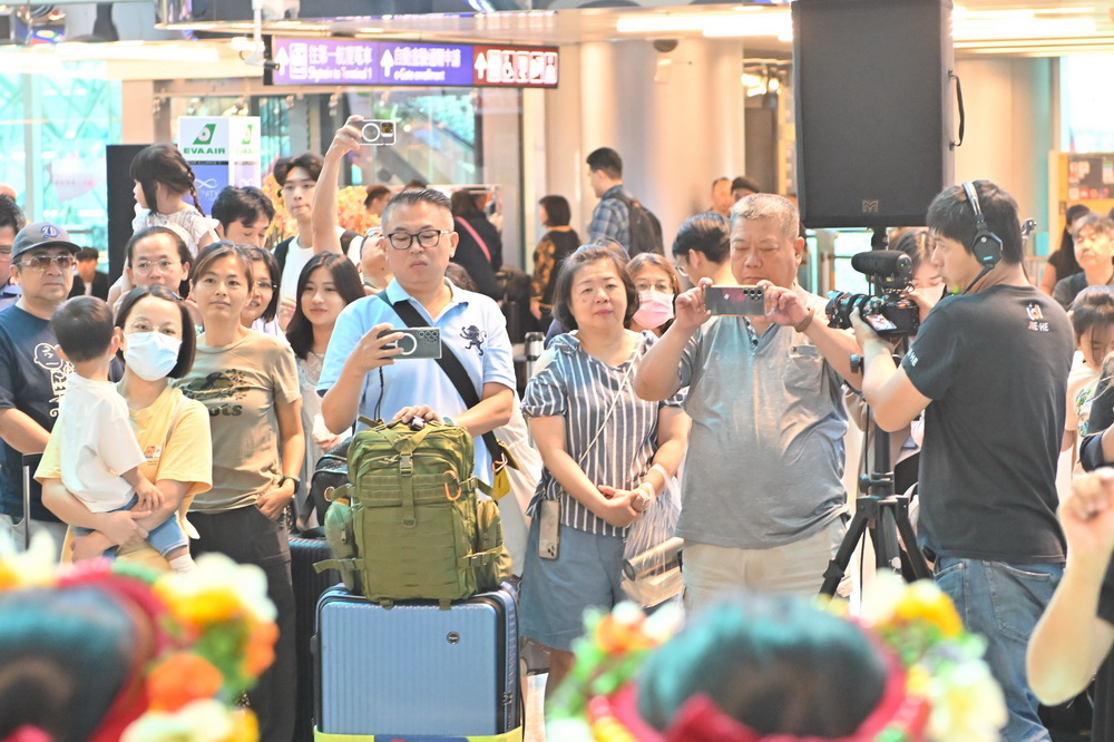 國慶歌聲響徹國門　原住民合唱團用美聲感動世界 - https://www.watchmedia01.com