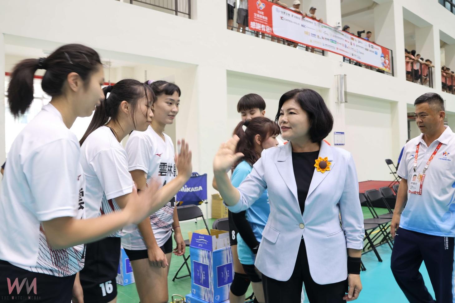 張麗善現身為女排健兒加油　縣長親頒金牌表揚雲林之光 - https://www.watchmedia01.com