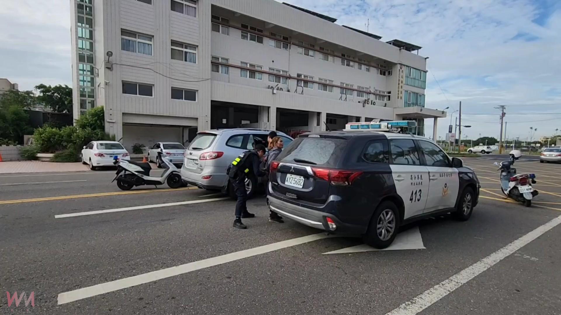 （有影片）／警察一靠近就落跑！鹿港警飛奔追緝　失聯移工全數落網 - https://www.watchmedia01.com