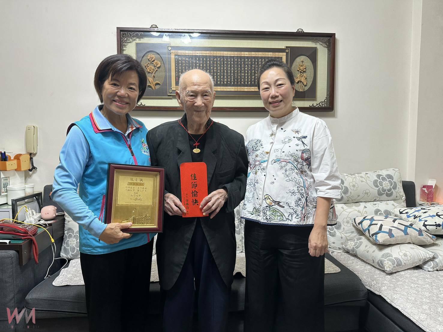 重陽節前夕! 花蓮縣長徐榛蔚親訪百歲人瑞獻祝福 - https://www.watchmedia01.com