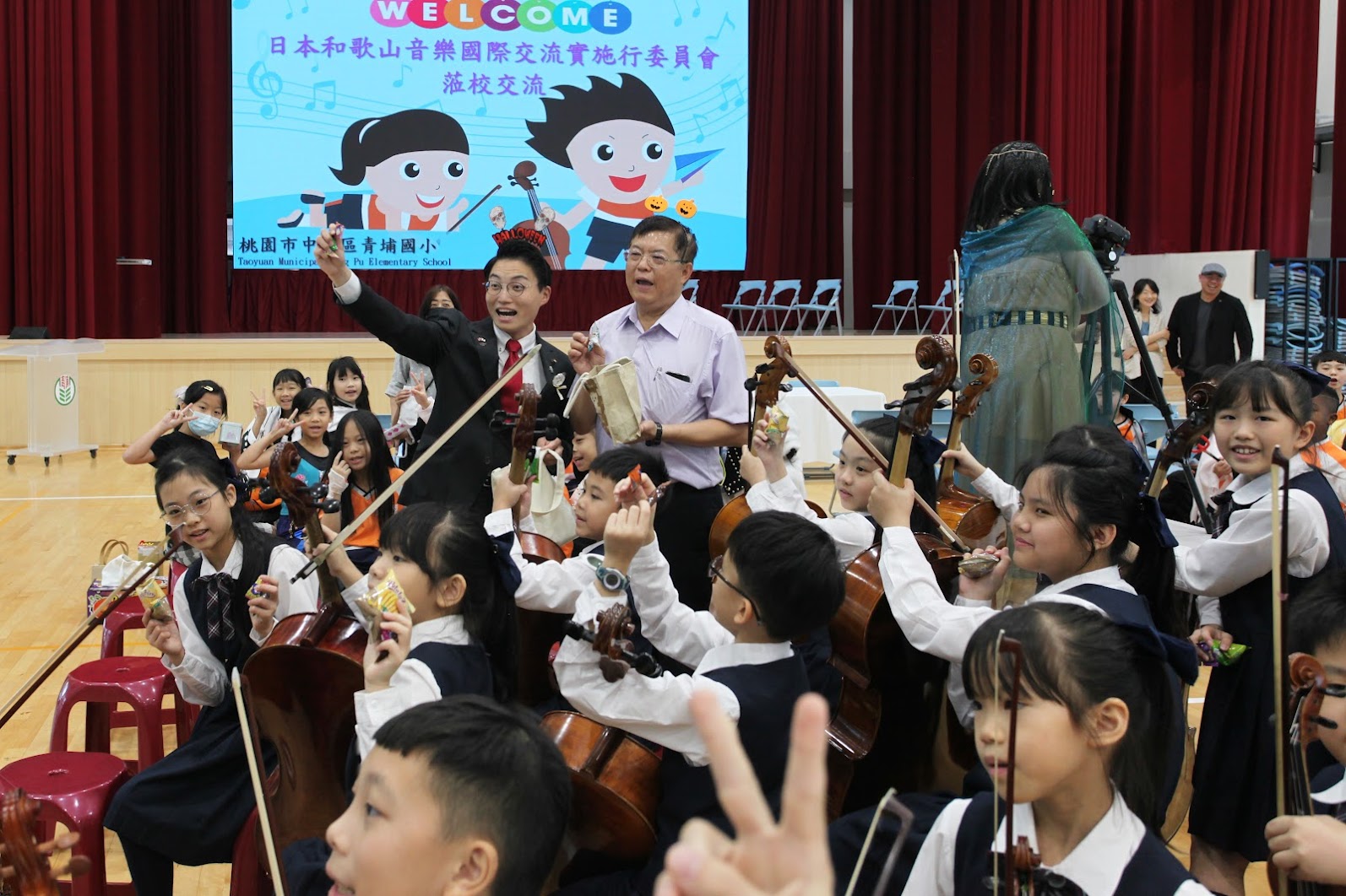 桃園市青埔國小弦樂暖流跨海! 萬聖節奇遇日本友人 共織國際音樂夢 - https://www.watchmedia01.com