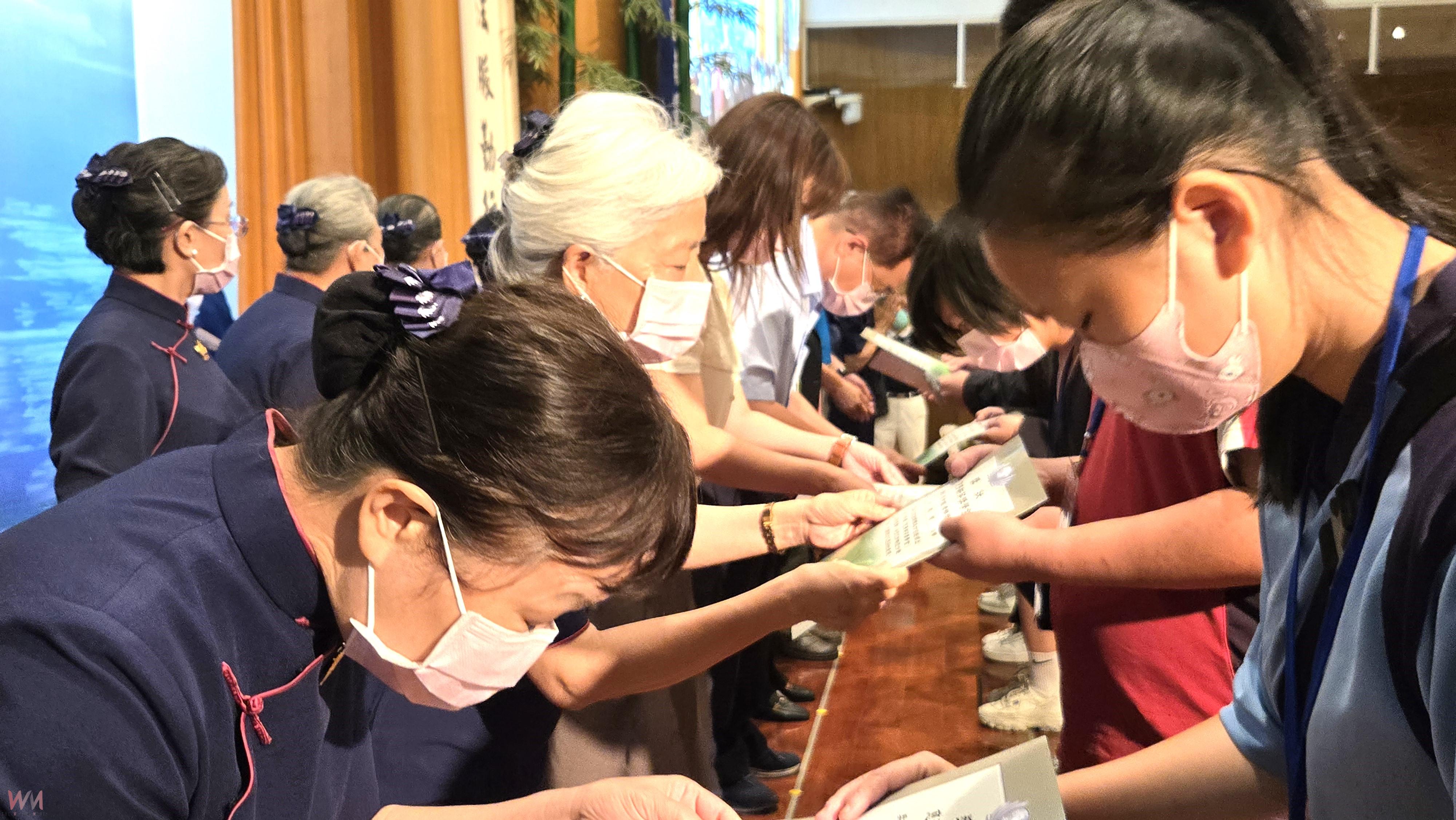 南投慈濟新芽獎學金頒獎 三胞胎兄妹同時獲獎 - https://www.watchmedia01.com