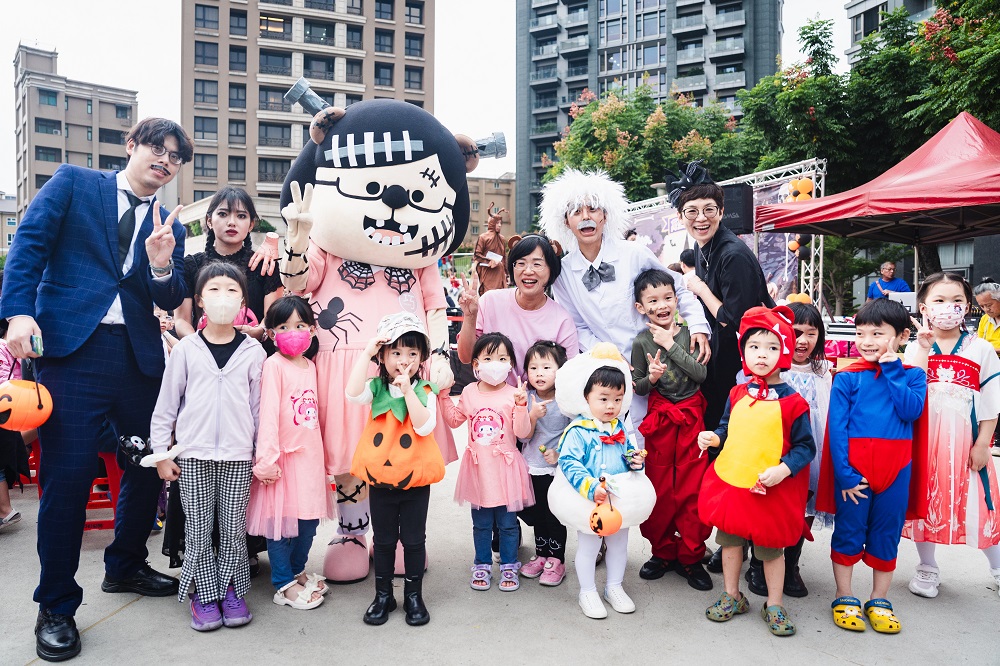 李倩萍辦萬聖嘉年華 蘇巧慧化身「水獺媽媽」和粉絲們相見歡 - https://www.watchmedia01.com
