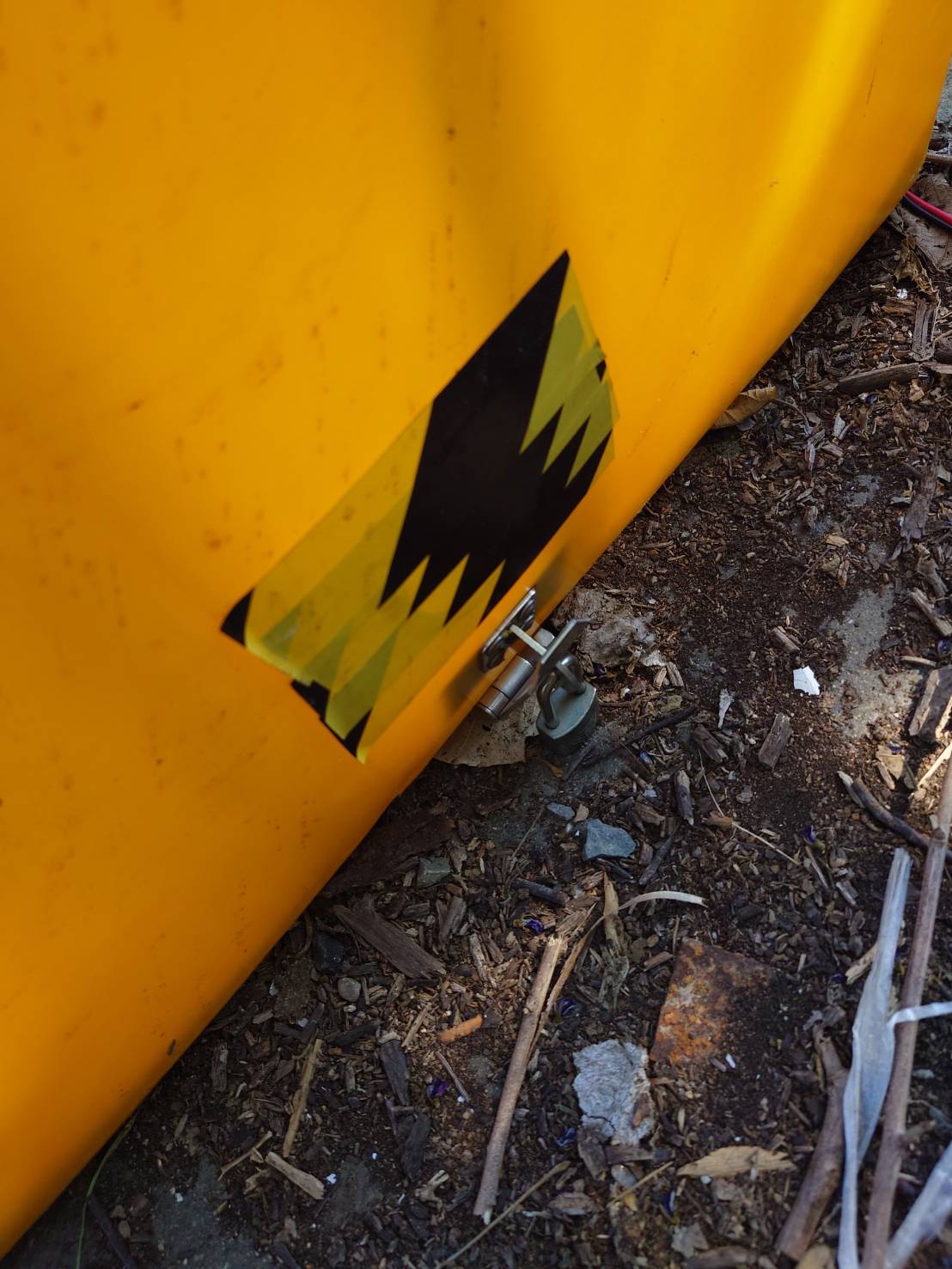 偽裝得太完美 貓羅溪濫倒廢棄物 水利署暗藏監視器抓違法者 - https://www.watchmedia01.com