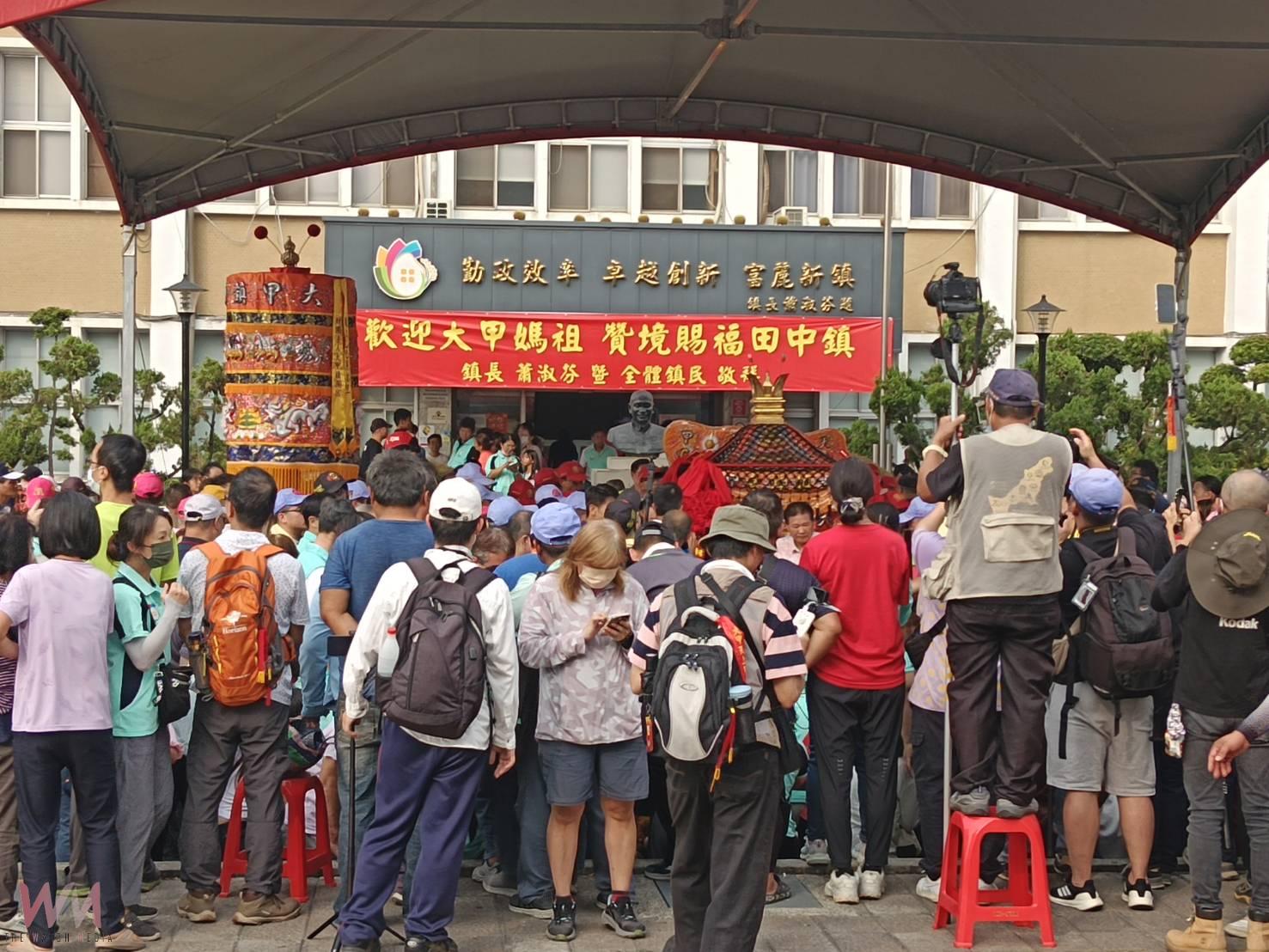 （有影片）／大甲媽祖為田中馬繞境賜福　民眾高喊：媽祖、媽祖我愛您 - https://www.watchmedia01.com