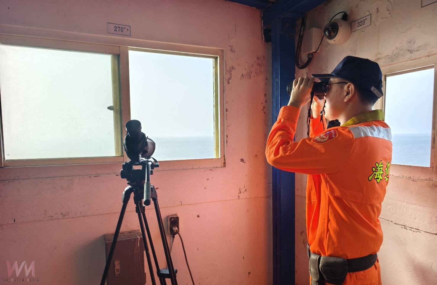 許厝寮海巡哨即時發現翻覆漁船 結合友漁民協力救回船員 - https://www.watchmedia01.com