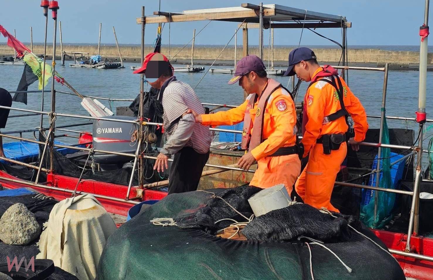 許厝寮海巡哨即時發現翻覆漁船 結合友漁民協力救回船員 - https://www.watchmedia01.com