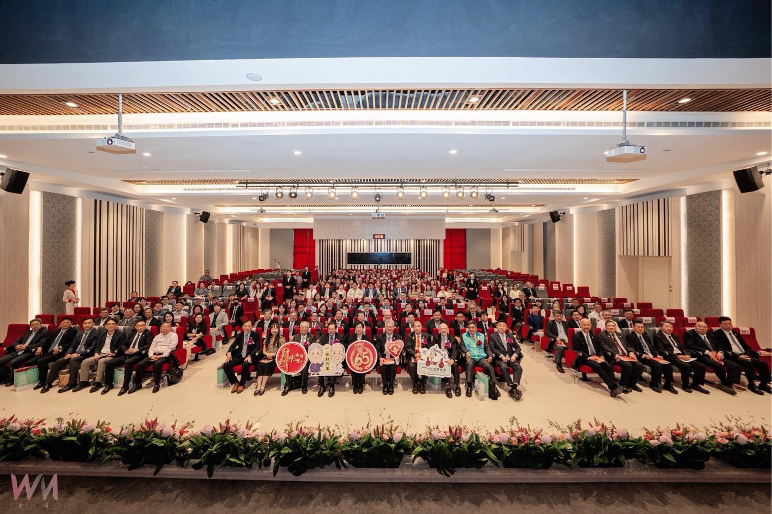 中山醫大65週年校慶 吳元煌獲頒名譽博士、護理系六十載傳承同慶 - https://www.watchmedia01.com