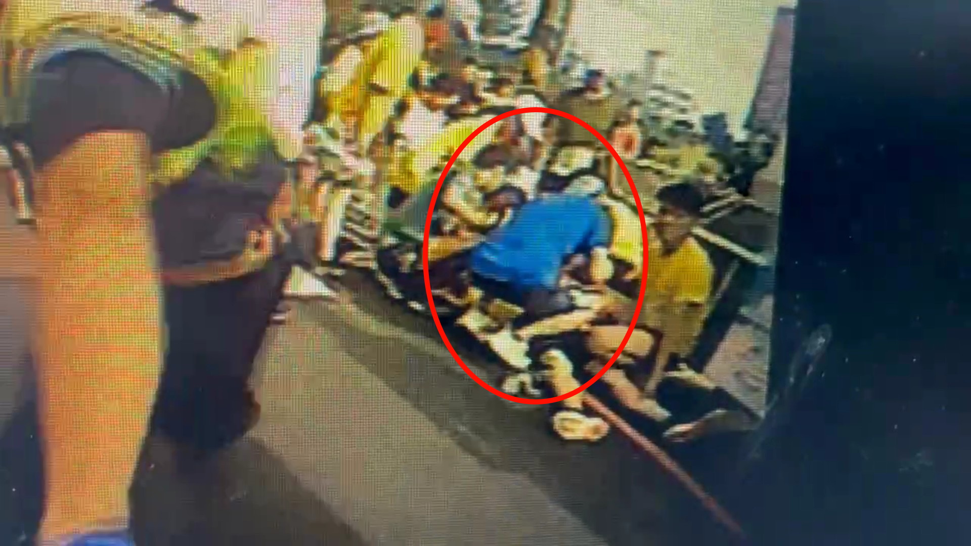 (有影片)/太驚險!62歲男跑「田中馬」途中昏倒 消防3分鐘救回一命 - https://www.watchmedia01.com