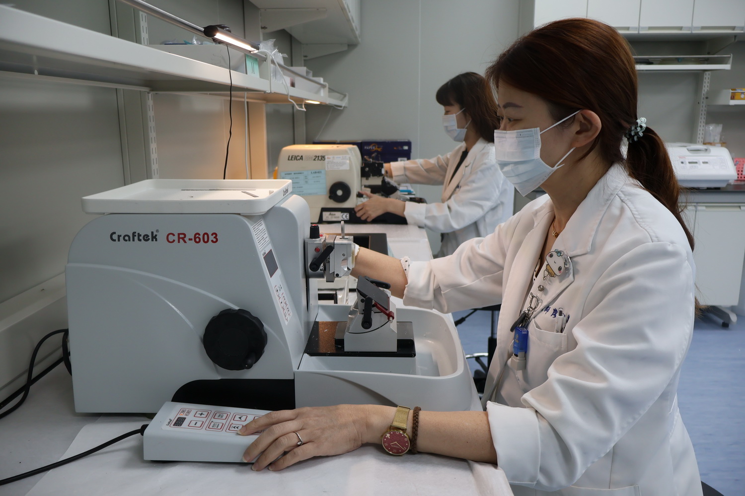 溫馨醫療再進化 桃榮精準病理檢驗智慧型實驗室啟用 展現三十年深厚實力 - https://www.watchmedia01.com