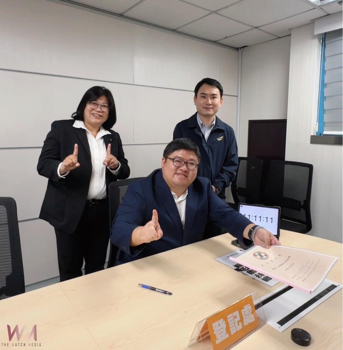 選8個1登記嘉義縣長初選   蔡易餘：象徵嘉義縣「八方第一、黃金十年」全面啟動 - https://www.watchmedia01.com