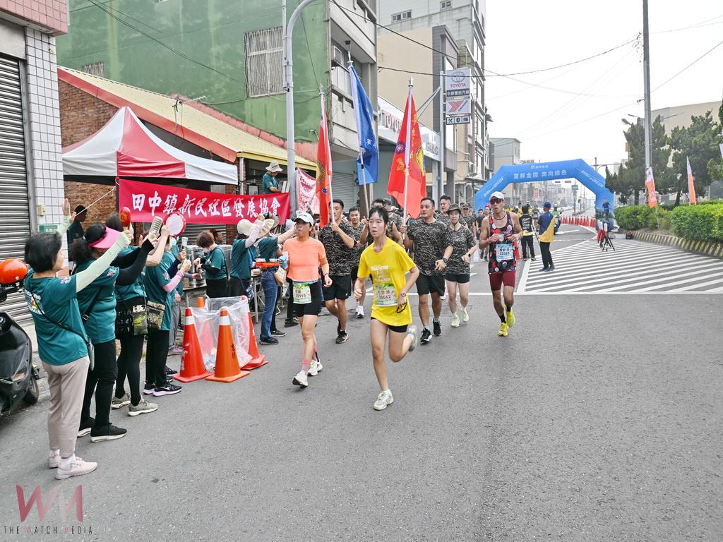 上萬跑者齊聚米倉小鎮　田中馬拉松以熱情加油團打響城市名氣 - https://www.watchmedia01.com