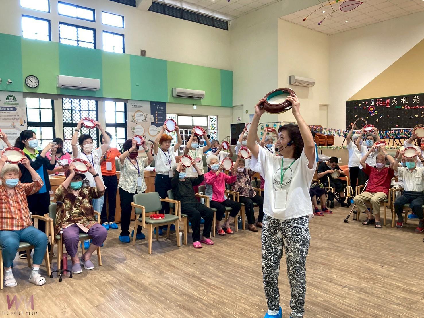 （有影片）／台中長輩到花壇日照中心熱力交流　音樂串起世代共鳴 - https://www.watchmedia01.com