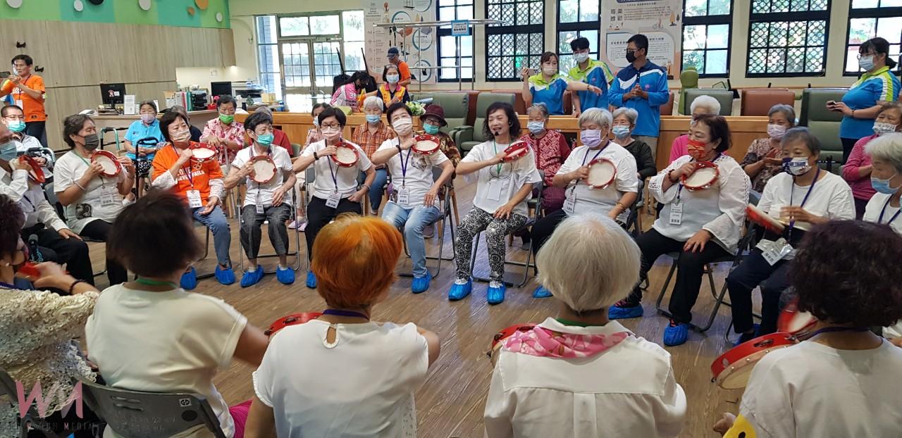 （有影片）／台中長輩到花壇日照中心熱力交流　音樂串起世代共鳴 - https://www.watchmedia01.com