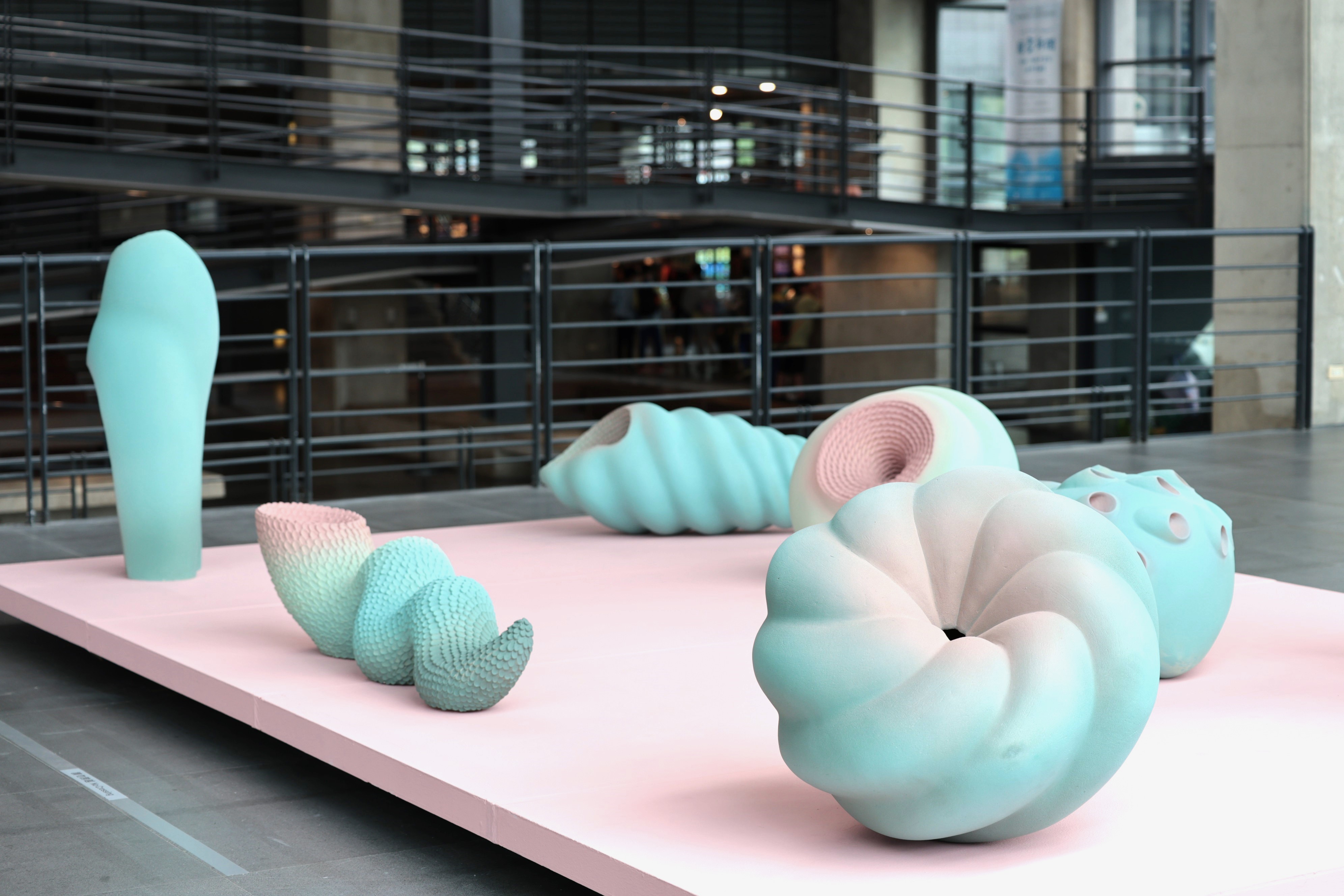 「殼居—烏列爾·卡斯皮個展」陶博館登場!漂浮的貝殼、閃耀的陶瓷超吸睛 - https://www.watchmedia01.com