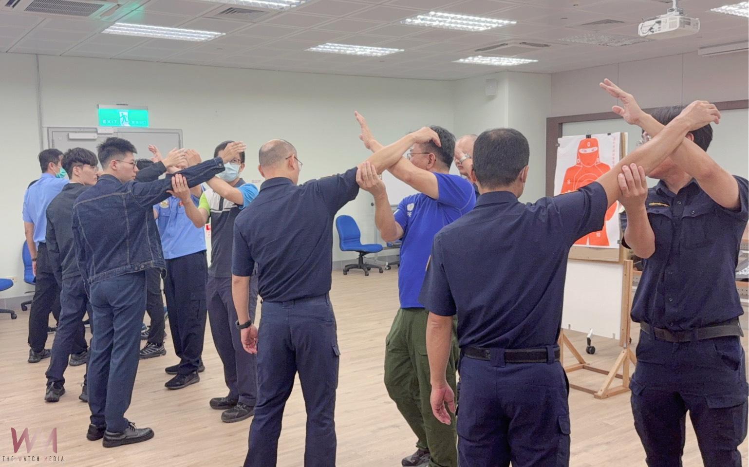 市警教官授防具竅訣 三方合力建構台中捷運安全防護網 - https://www.watchmedia01.com