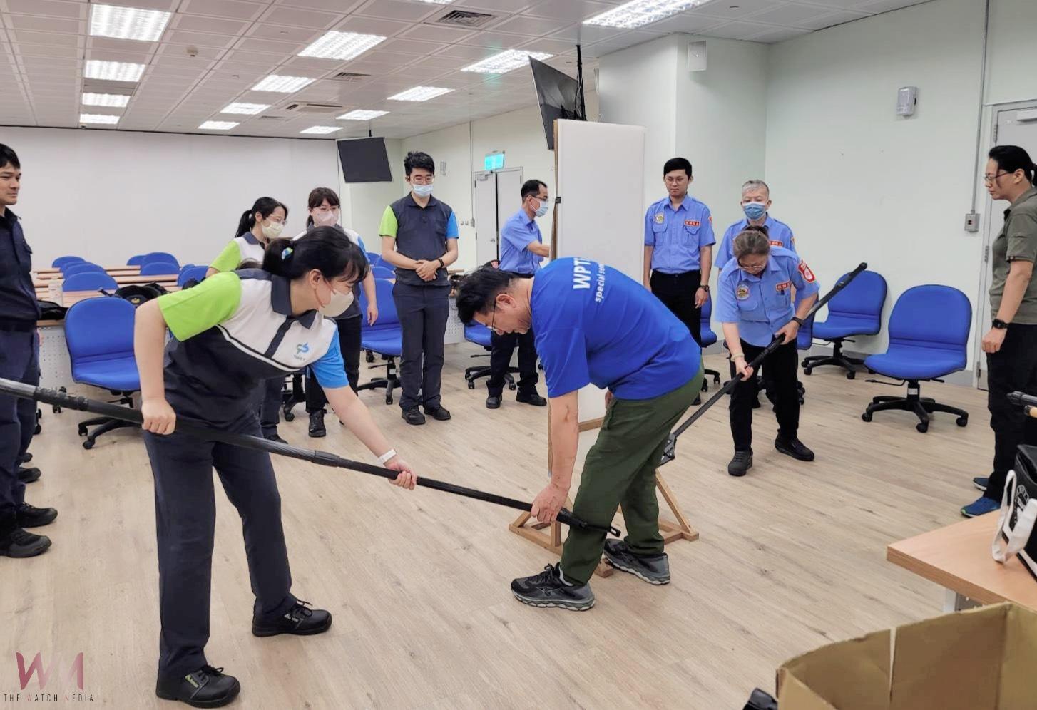 市警教官授防具竅訣 三方合力建構台中捷運安全防護網 - https://www.watchmedia01.com