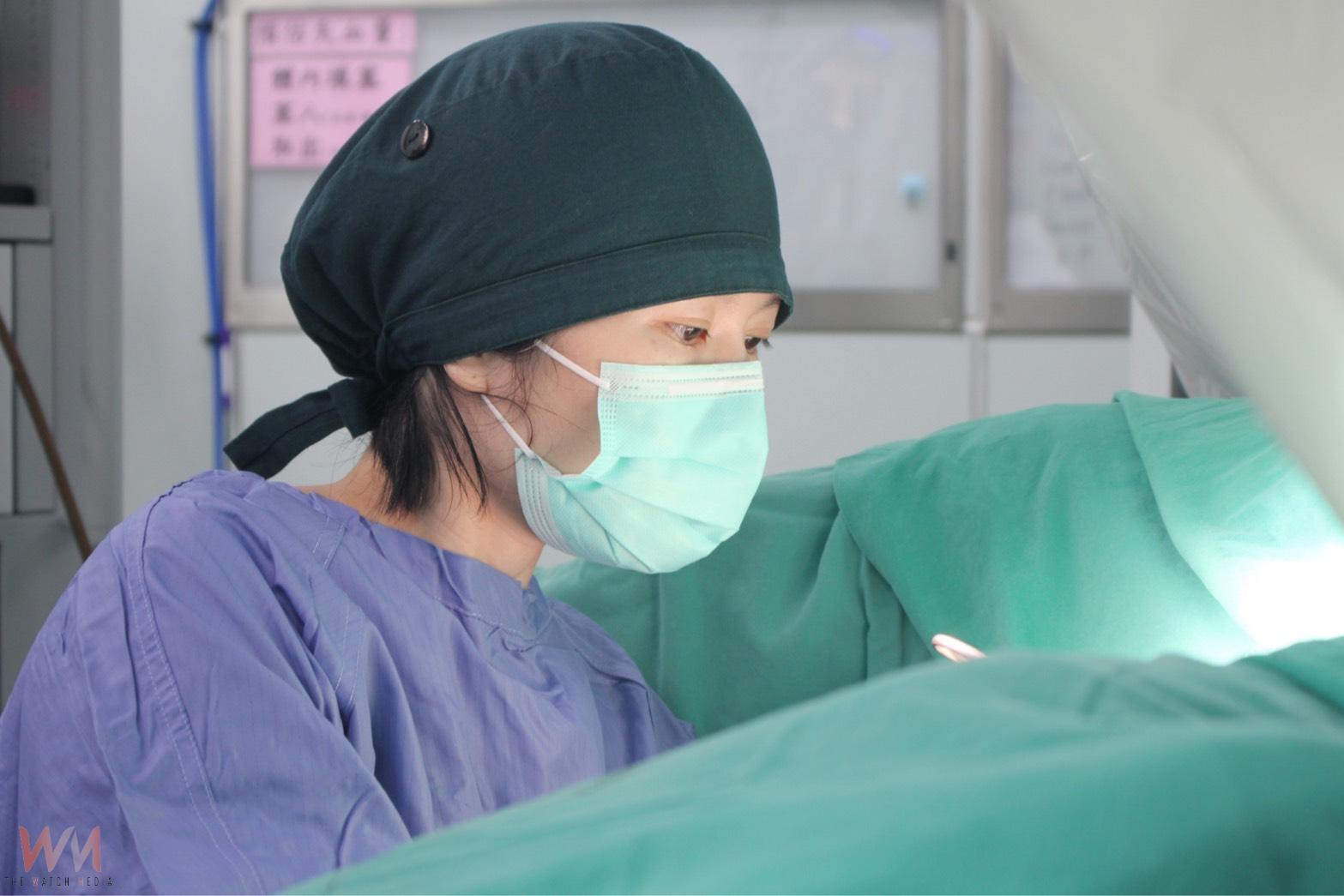 達文西機械手臂結合經陰道自然孔 打造「零腹部傷口」手術 - https://www.watchmedia01.com