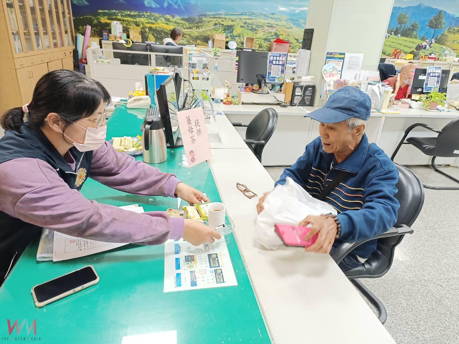 南投縣榮民服務處貼心備暖飲 熱薑茶暖胃更暖心 - https://www.watchmedia01.com