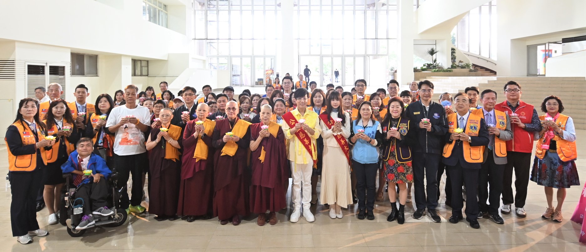 (有影片)/點亮愛與祝福 祈福點燈活動 為社福注入暖意 - https://www.watchmedia01.com