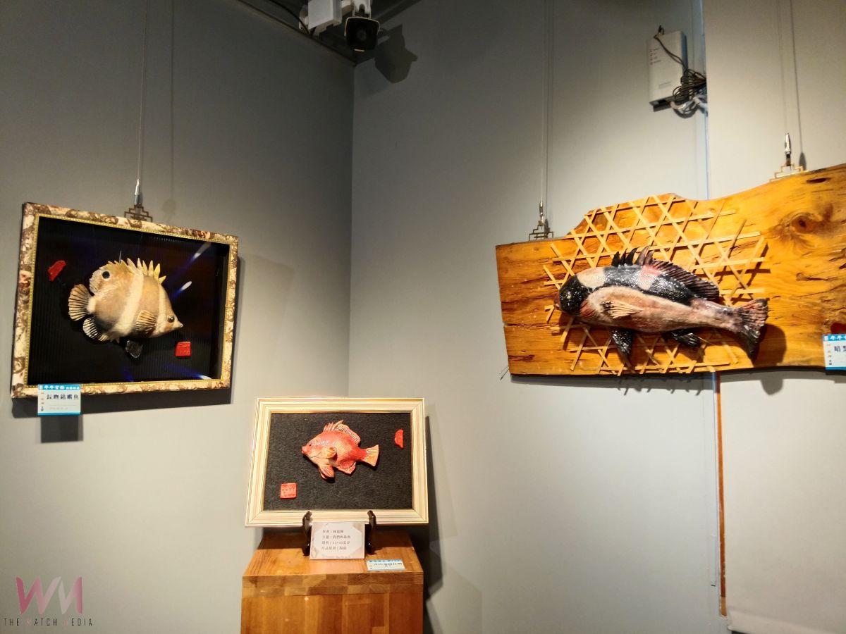 （有影片）／北港工藝坊推出林昆輝陶藝工藝展 陶魚姿態栩栩如生、再現海洋之美 - https://www.watchmedia01.com
