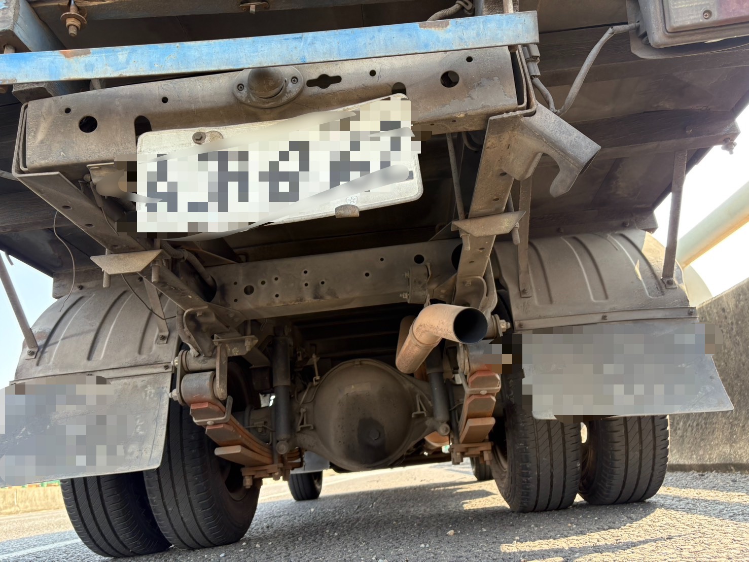 國道3號快官路段傳動軸脫落 釀 3車連環撞1人受傷 - https://www.watchmedia01.com