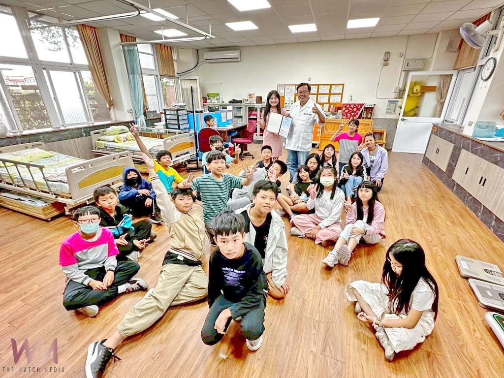 學童不再怕看牙 牙醫院長楊曜聰走進校園陪孩子克服恐懼 - https://www.watchmedia01.com