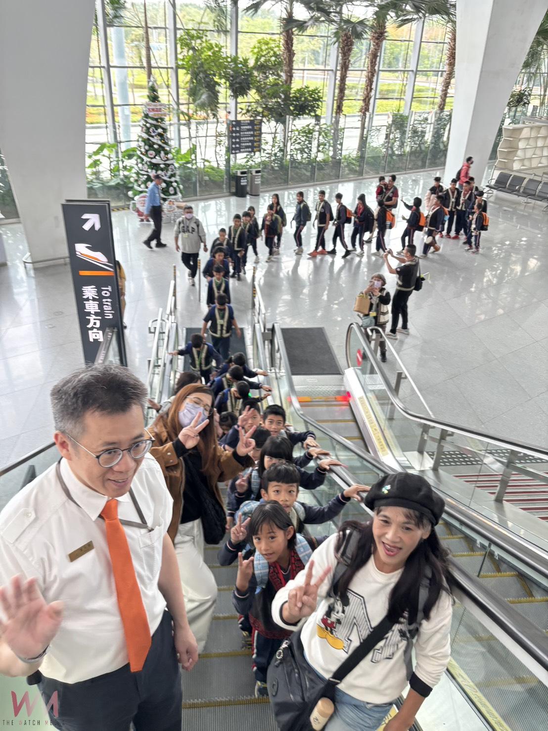 （有影片）／偏鄉學童圓夢搭高鐵　南投萬豐國小師生台北二日遊 - https://www.watchmedia01.com