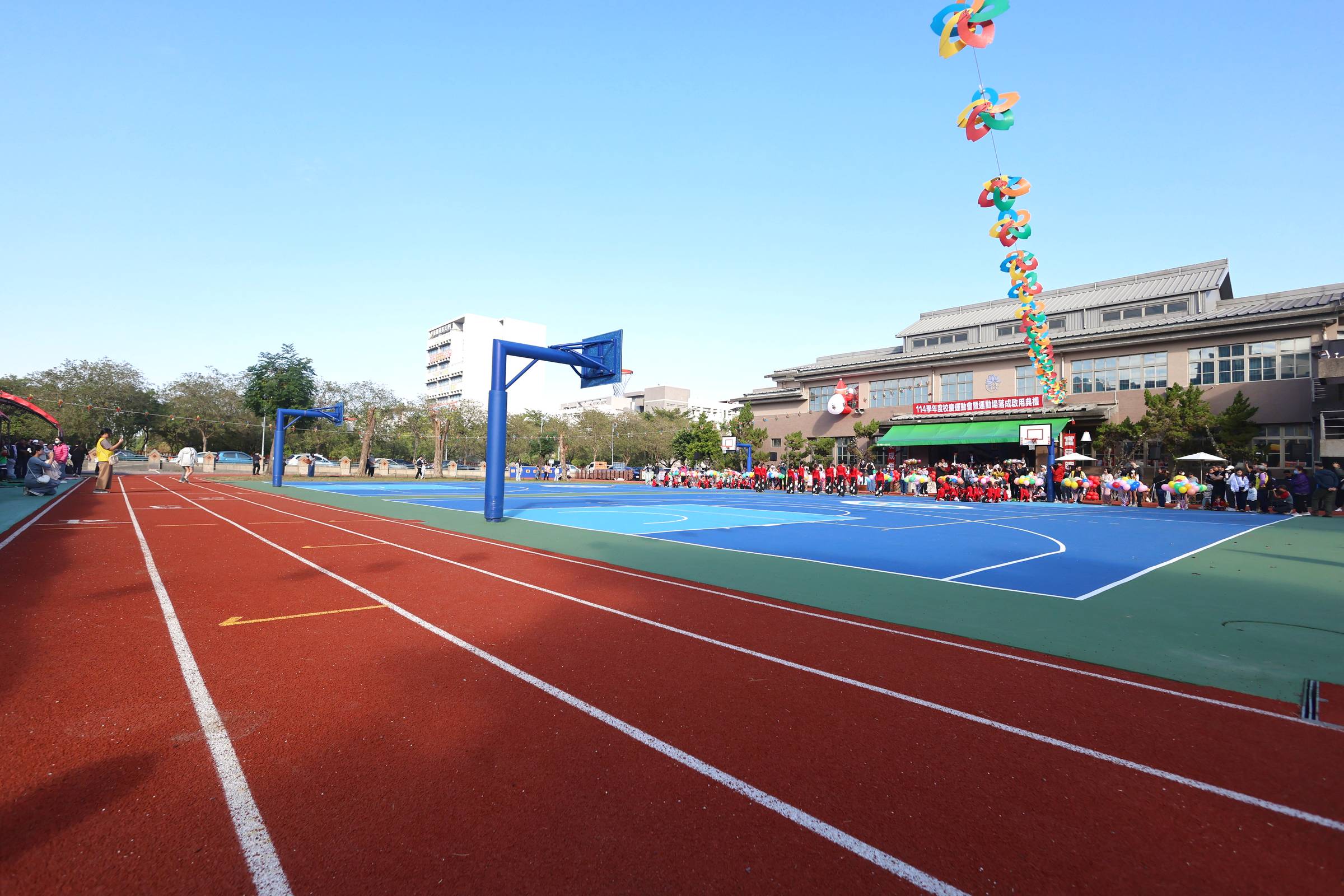 草屯富功國小嶄新跑道啟用!南投縣長許淑華感謝爭取 - https://www.watchmedia01.com