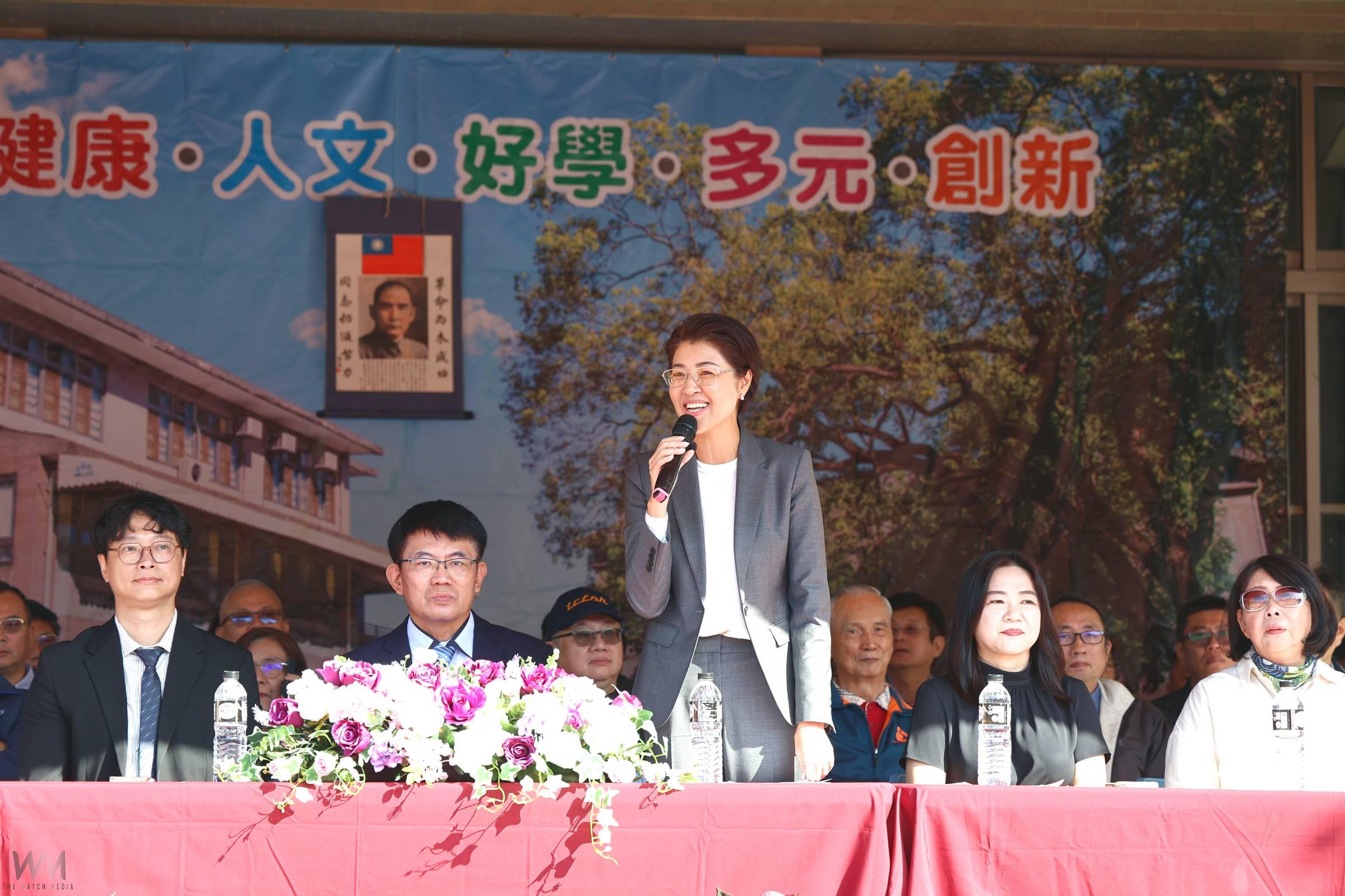 草屯富功國小嶄新跑道啟用!南投縣長許淑華感謝爭取 - https://www.watchmedia01.com