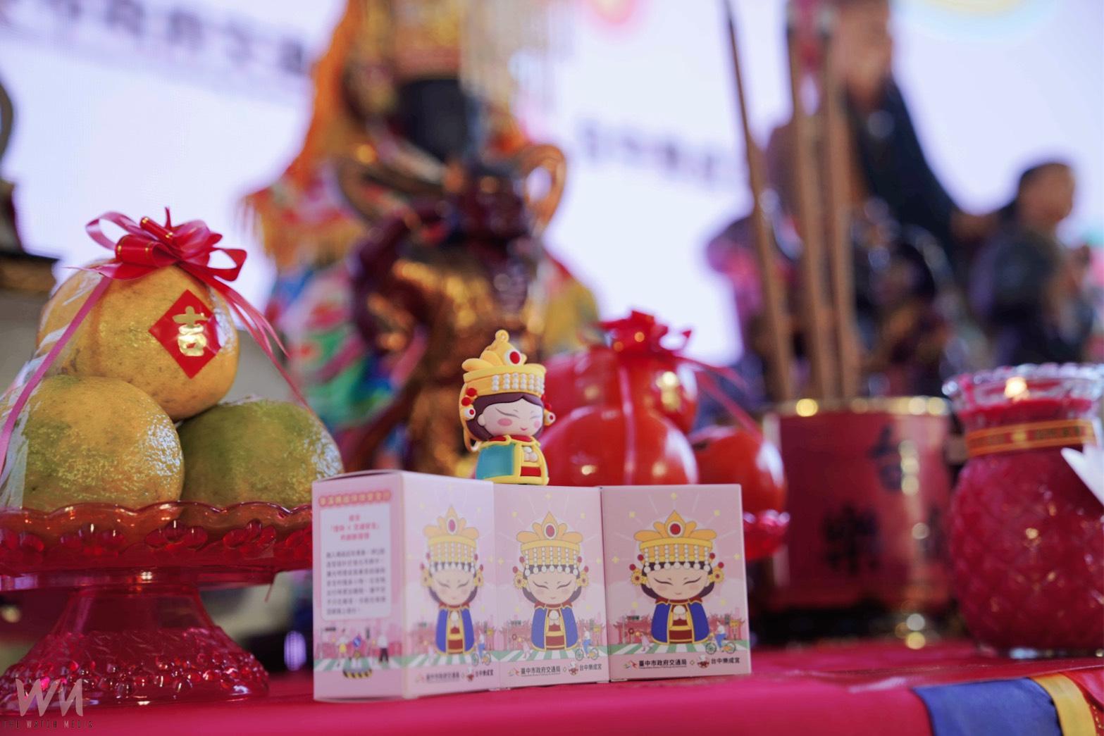 媽祖行動光明燈「亮」相　台中市交通局攜手樂成宮守護行人夜間安全 - https://www.watchmedia01.com