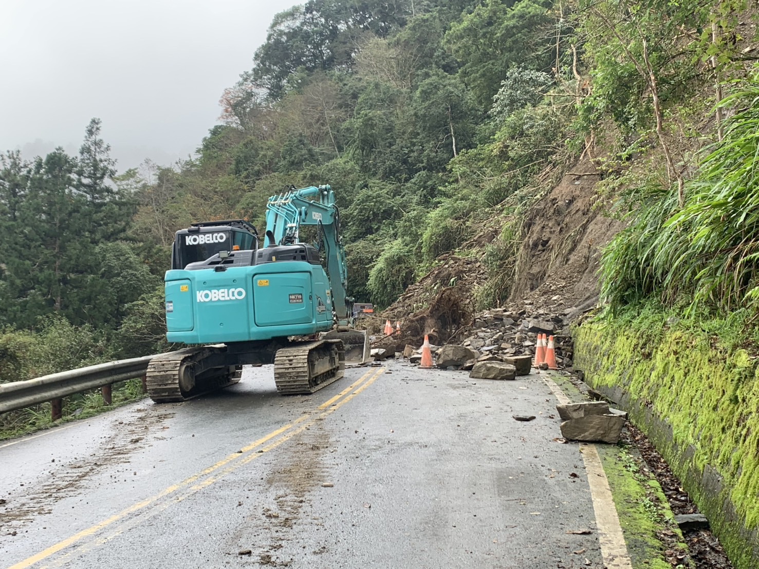 太平山宜專一線落石交通中斷 預計明（3）日10點恢復通行 - https://www.watchmedia01.com
