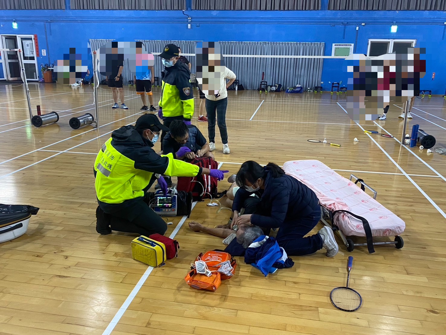 好樣!發揮專業臨危不亂 休假消防員聯手護理師鬼門關搶人 - https://www.watchmedia01.com