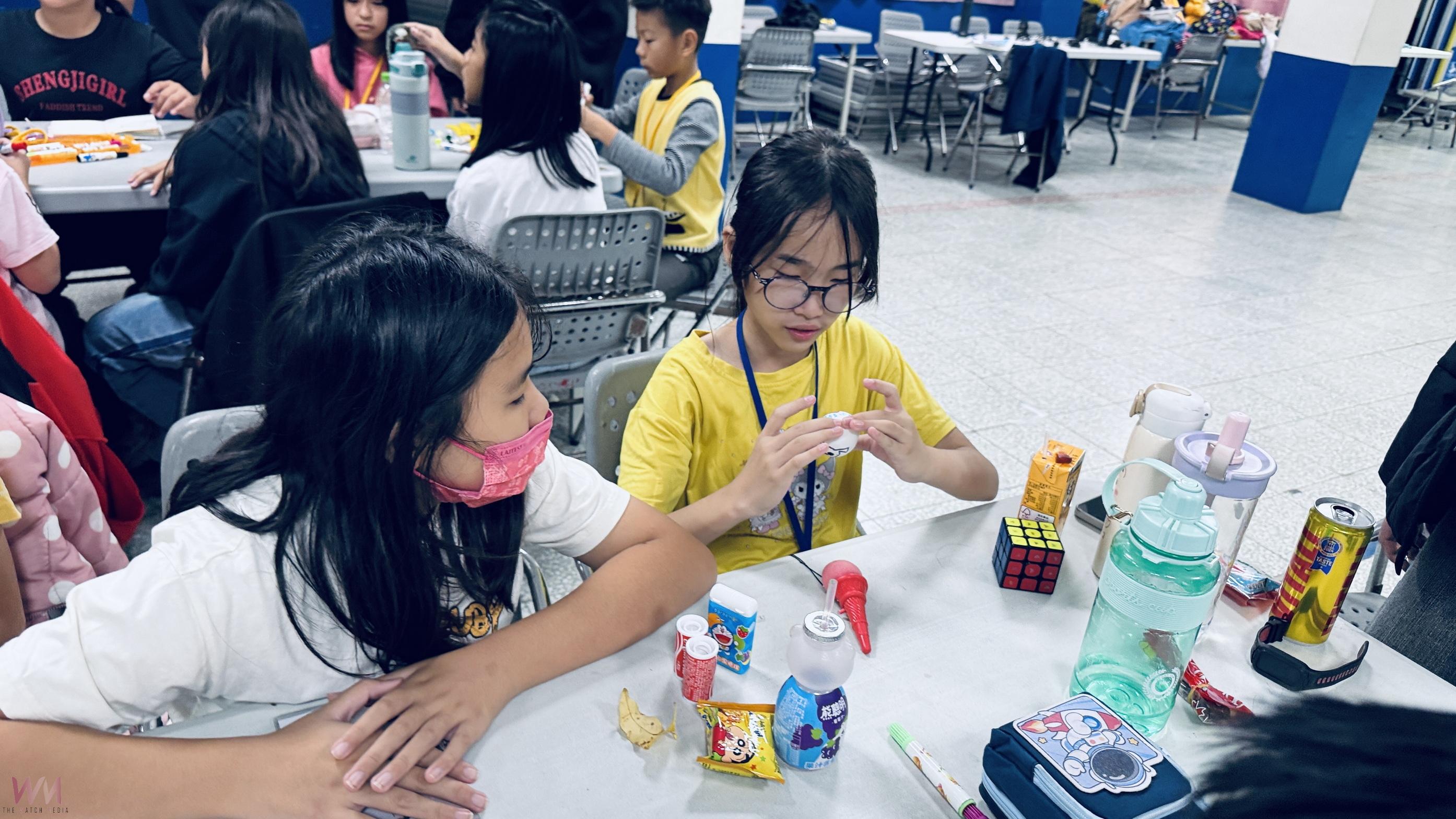 (有影片)/逢甲大學志工舉辦科學實驗育樂營 學童動手探索樂學科學 - https://www.watchmedia01.com