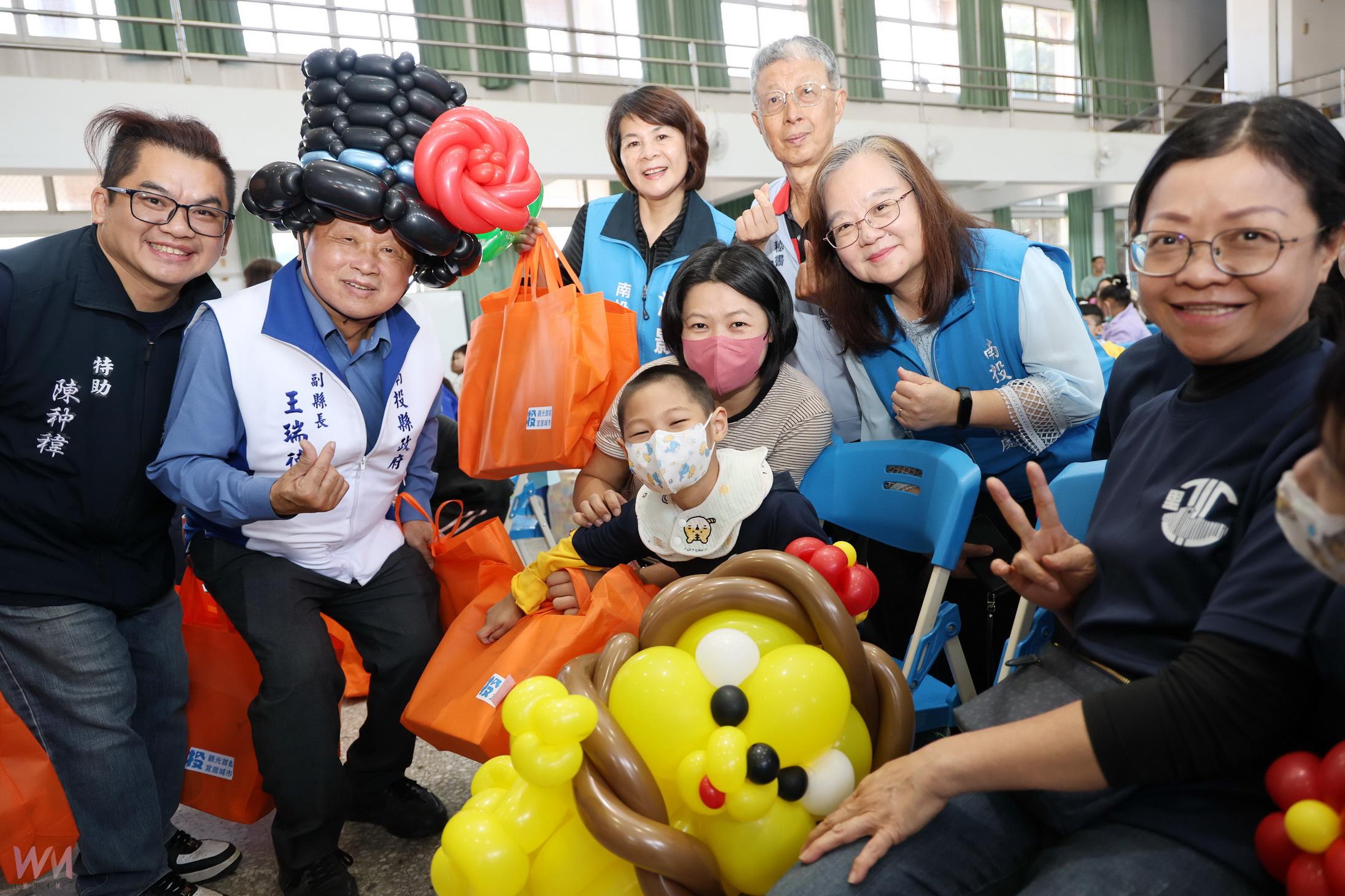 慢飛天使歡聚慶耶誕 王瑞德副縣長溫馨送禮獻祝福 - https://www.watchmedia01.com