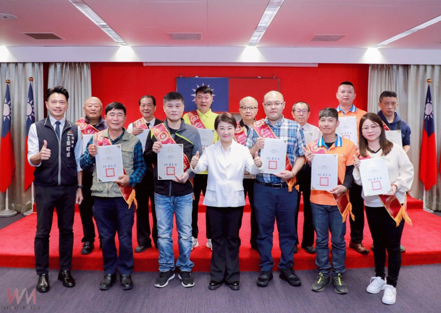 114年優良計程車駕駛人表揚　盧秀燕感謝城市英雄 有你載我安心