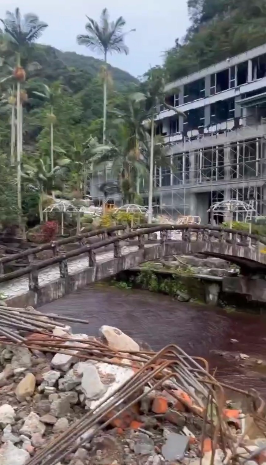 金盈瀑布河谷行水區大違建遲未處理 民進黨宜縣議會黨團批「無政府狀態」 - https://www.watchmedia01.com