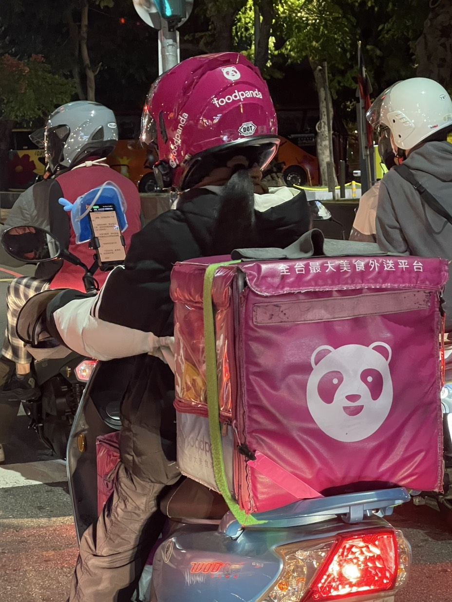 外送專法初審通過 全總:平台恐慌論無法阻勞動保障 - https://www.watchmedia01.com