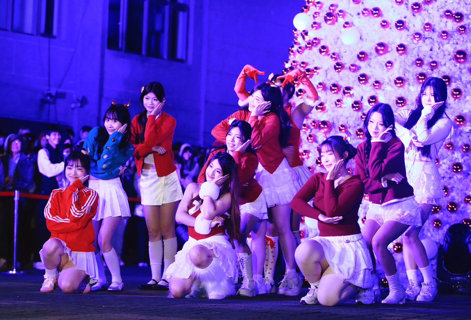 「2025愛在最高點」文大聖誕點燈登場 數千人齊聚見證最亮冬夜 - https://www.watchmedia01.com