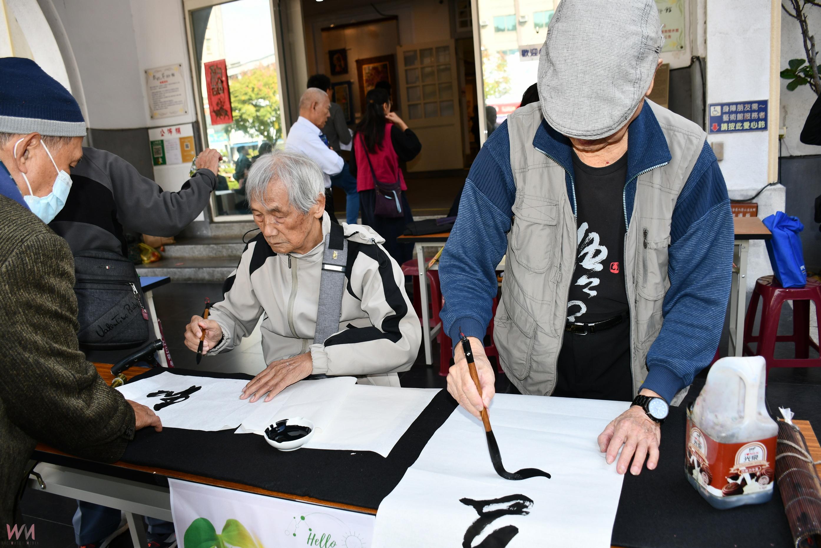 藝術家齊聚彰化藝術館　揮毫力挺林世賢爭取縣長提名 - https://www.watchmedia01.com