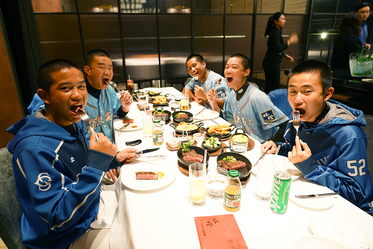 羅東高工棒球隊勇奪黑豹旗青棒賽亞軍 林燈基金會「百萬級」慶功宴祝賀 - https://www.watchmedia01.com