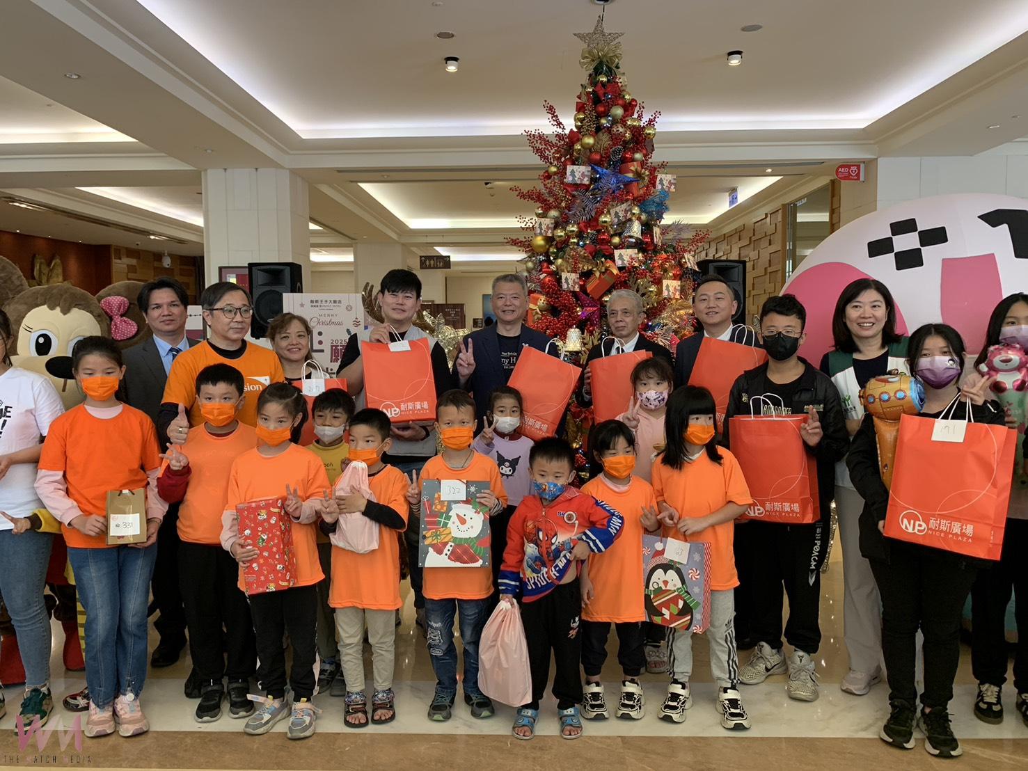 五星耐斯王子飯店第19屆「聖誕心願卡認領」 400份聖誕心願禮不到3天就就達標 - https://www.watchmedia01.com