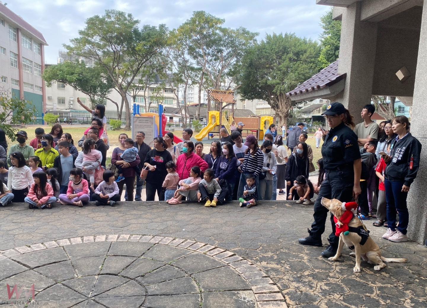最萌反毒陣容 中市警犬隊聖誕裝現身聖誕親子活動 - https://www.watchmedia01.com