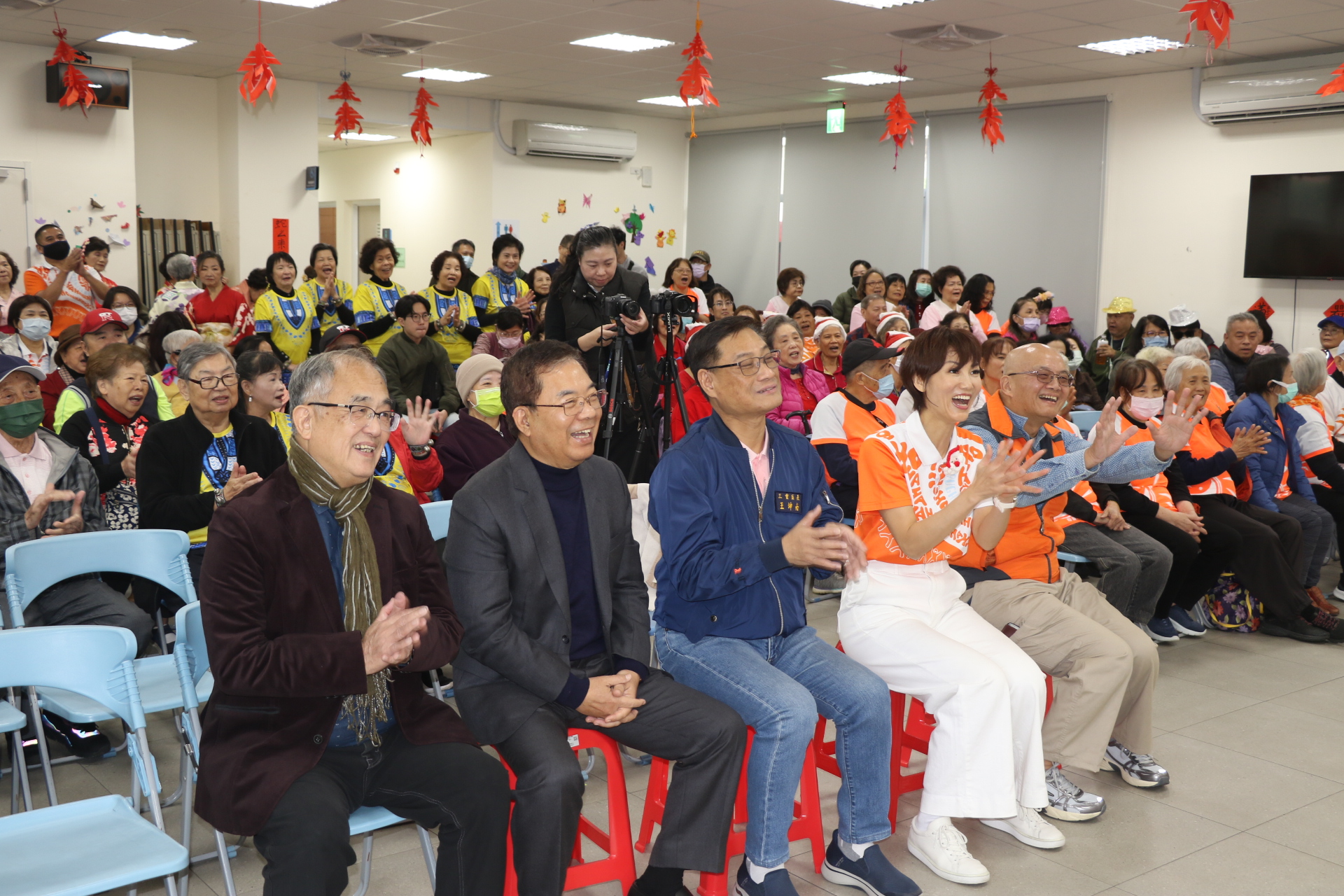 用「愛笑力」對抗失智身心更健康!新北市愛笑瑜珈協會成果發表 - https://www.watchmedia01.com