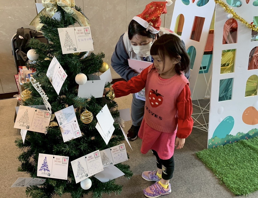 桃園社區心理中心 社宅聖誕活動拉近心距離
