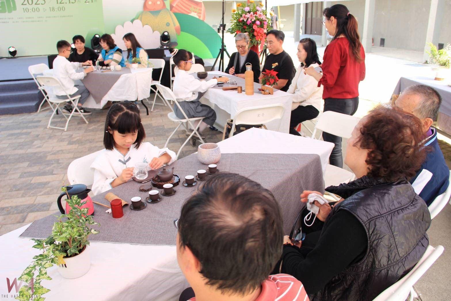 嘉義縣新住民茶藝協會     小小泡茶師展現穩定技藝