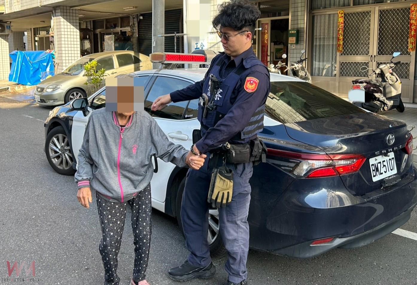 寒風中迷途老婦街頭徘徊　北港警即時協助返家